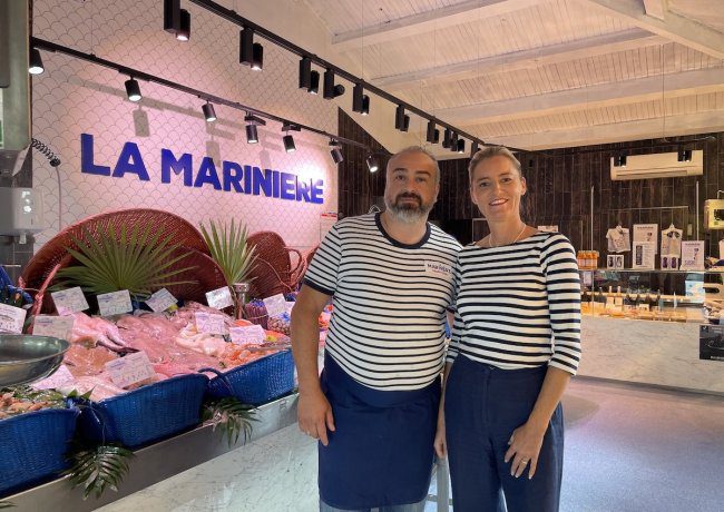 Avec son épouse Caroline, Djamel Chibout veut redorer le blason de la poissonnerie en France au travers du réseau La Marinière. — Photo : DR